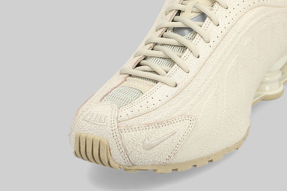 Nike Shox R4 'Natural and Metallic Silver' - IO4544-100 - Lust México