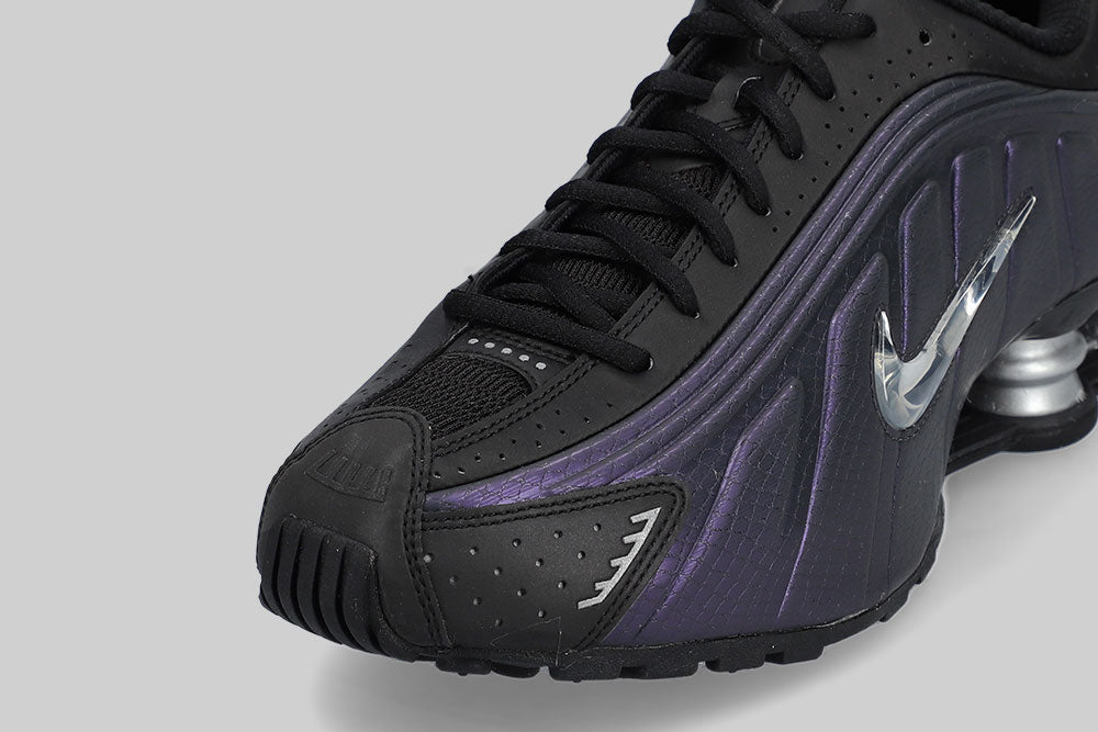 Nike Shox R4 'Black and Metallic Silver' - IO4546-002
