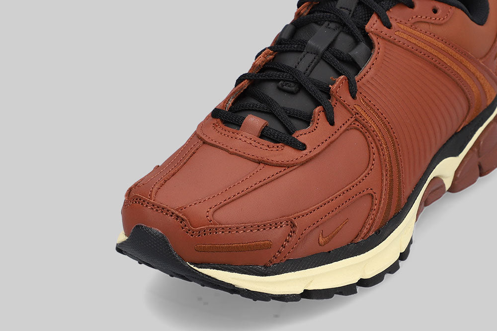 Nike Zoom Vomero 5 'Pony' - IO4555-200 - Lust México