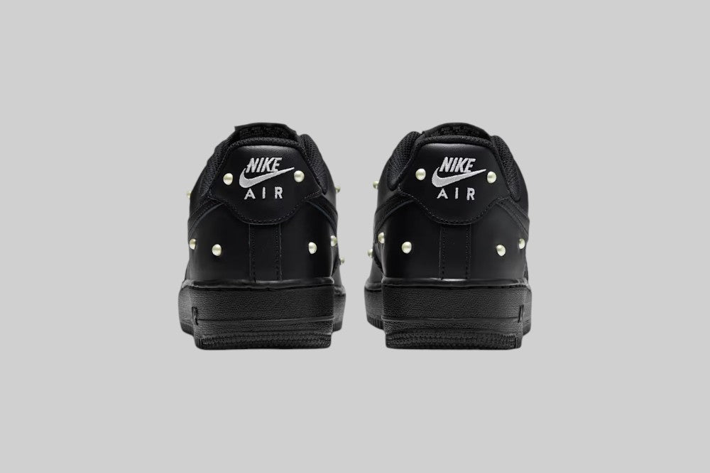 Women's Nike Air Force 1 '07 SE 'Black' - IQ0133-001