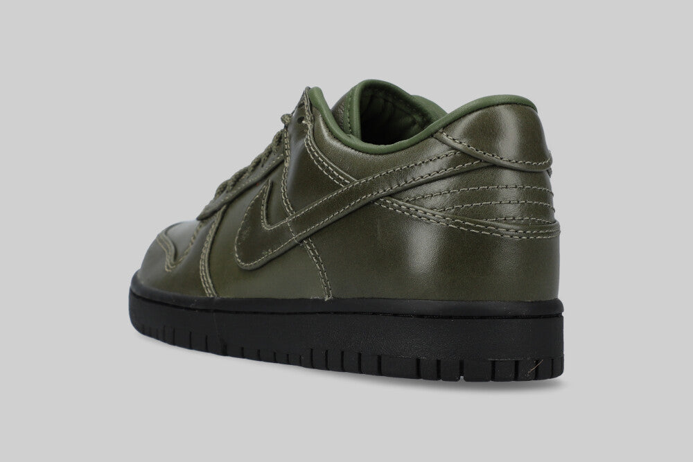 Nike Dunk Low 'Army Olive and Black' - IQ3342-300