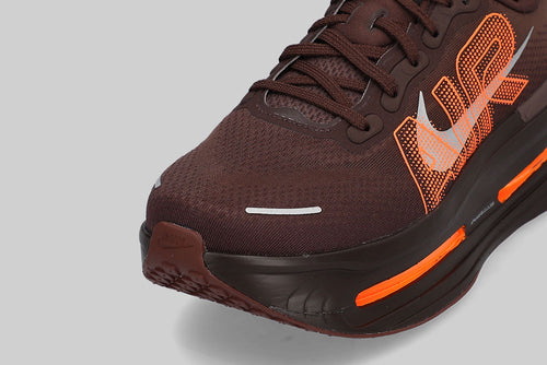 Nike Vomero Premium x Renegade 'Brown Basalt and Total Orange' - IQ7314-200 - Lust México