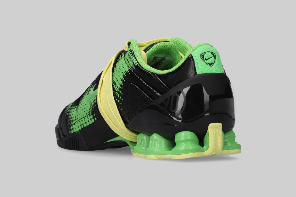 Women's Total 90 Shox Magia 'Black and Yellow Diamond' - IR8176-002