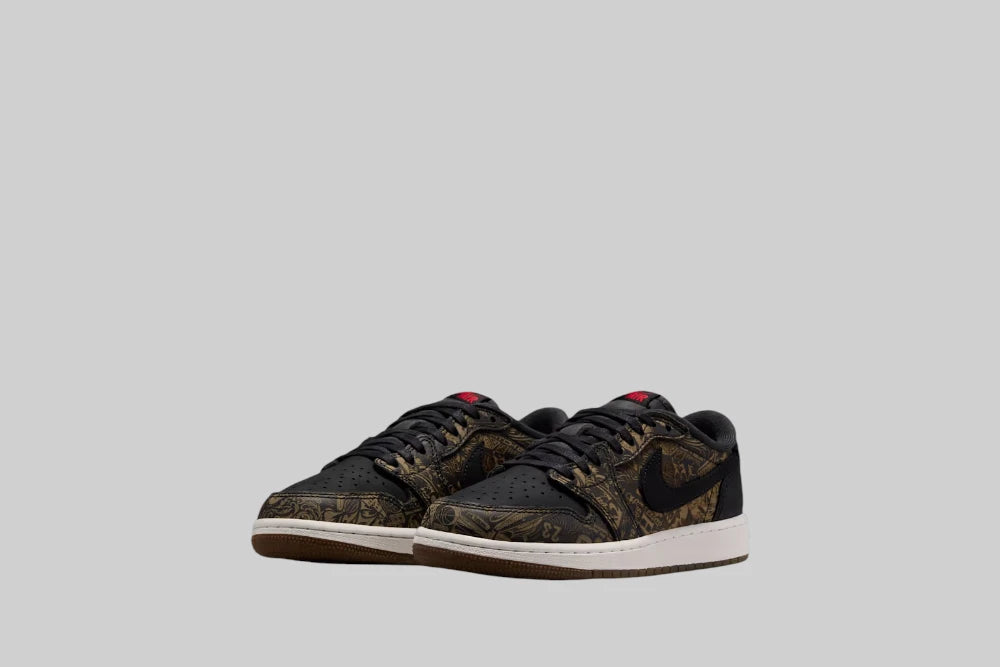 Air Jordan 1 Retro Low OG "Laser" 'Black and Varsity Red' (GS) - IV7010-001 - Lust México