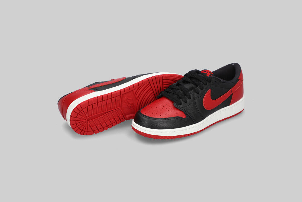 Air Jordan 1 Retro Low OG "Banned" 'Black and Varsity Red' (GS) - IW6277-001