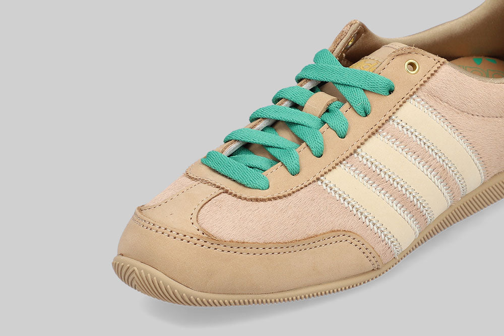 Women's adidas Japan 'Warm Sandstone Crystal Sand Pony' - JP6148 FTW - SNEAKERS - WOMEN - ADULT - INLINE - WI - 25 en Lust México