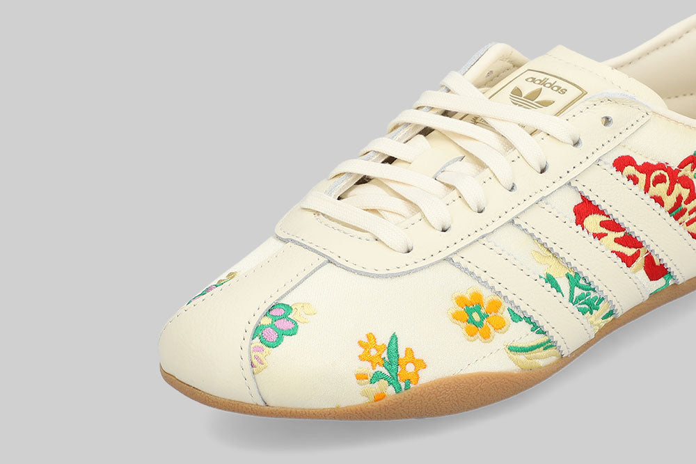Women's adidas Tokyo 'Floral Embroidery' FTW - SNEAKERS - WOMEN - ADULT - INLINE - FA - 25 en Lust México