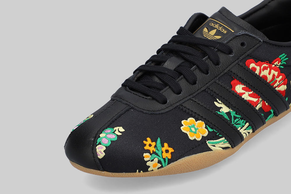 Women's adidas Tokyo 'Floral Embroidery' FTW - SNEAKERS - WOMEN - ADULT - INLINE - FA - 25 en Lust México