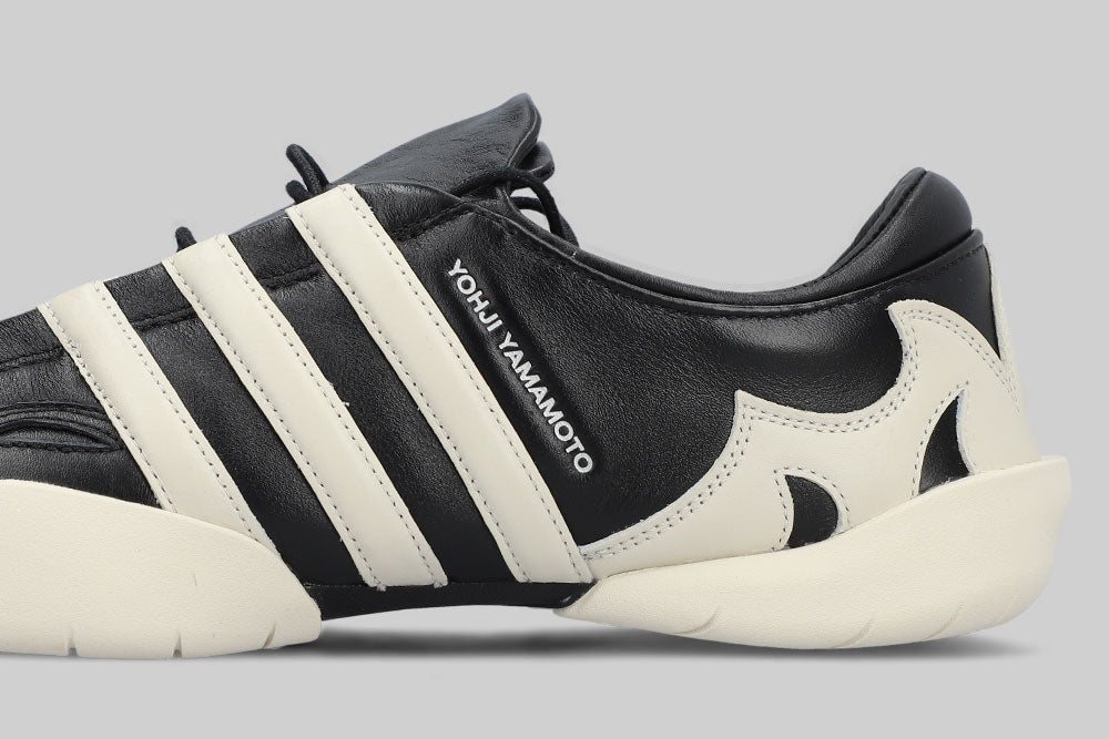 adidas Y-3 Regu 2002 'Black' - JR3600