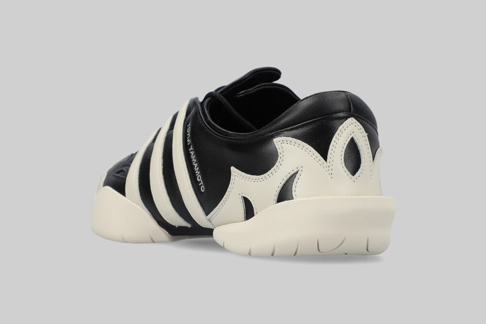 adidas Y-3 Regu 2002 'Black' - JR3600 FTW - SNEAKERS - MEN - ADULT - QS - WI - 25 en Lust México