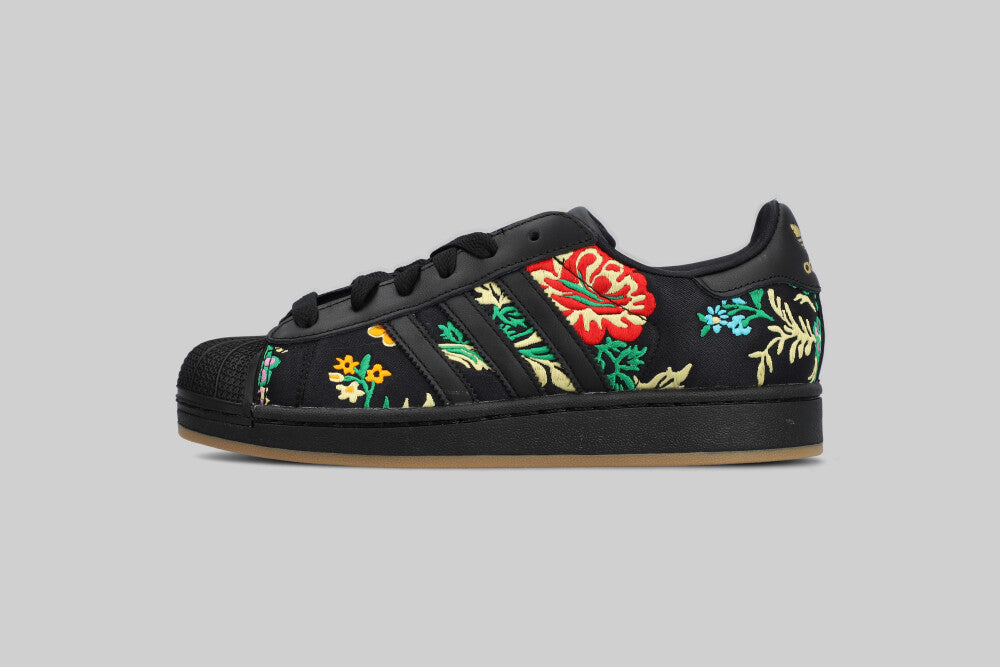 Women's adidas Superstar II 'Floral Embroidery' FTW - SNEAKERS - WOMEN - ADULT - INLINE - FA - 25 en Lust México