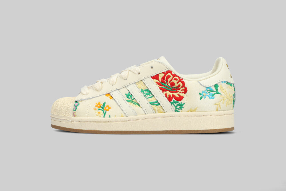 Women's adidas Superstar II 'Floral Embroidery' FTW - SNEAKERS - WOMEN - ADULT - INLINE - FA - 25 en Lust México
