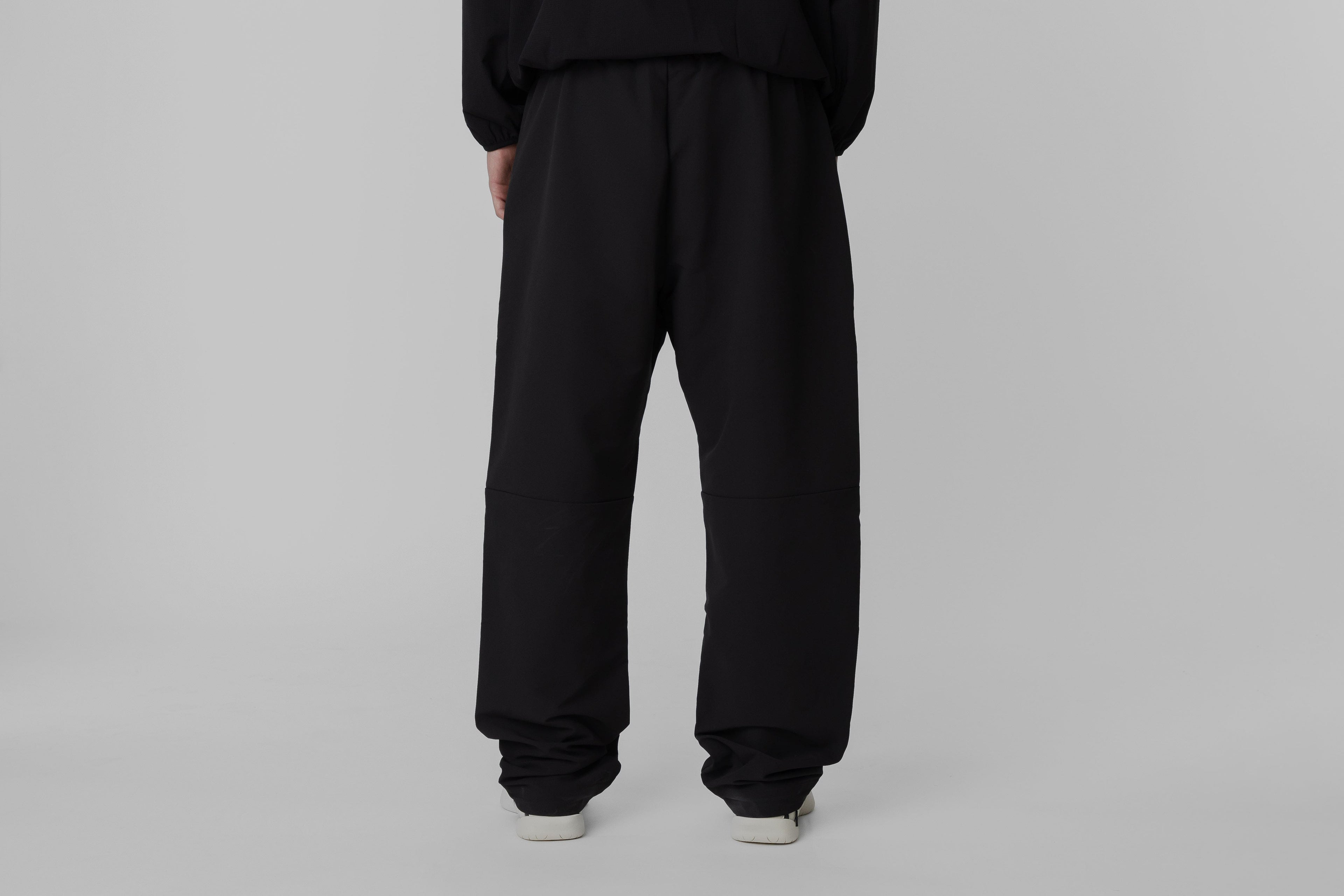 adidas Fear of God Athletics Brushback Woven Storm Pants - KA4564 APP - BOTTOM - MEN - ADULT - QS - WI - 25 en Lust México