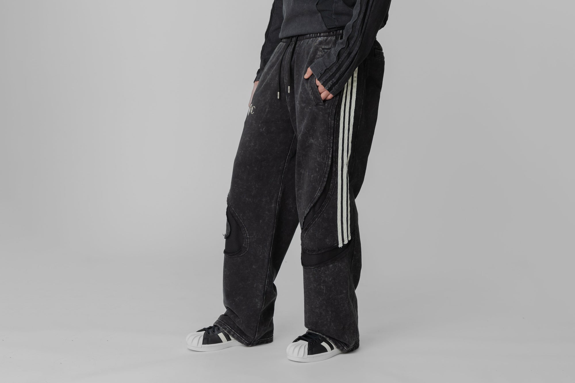 adidas x Thug Club Teamgeist Sweat Pants - KC2216 APP - BOTTOM - MEN - ADULT - QS - WI - 25 en Lust México