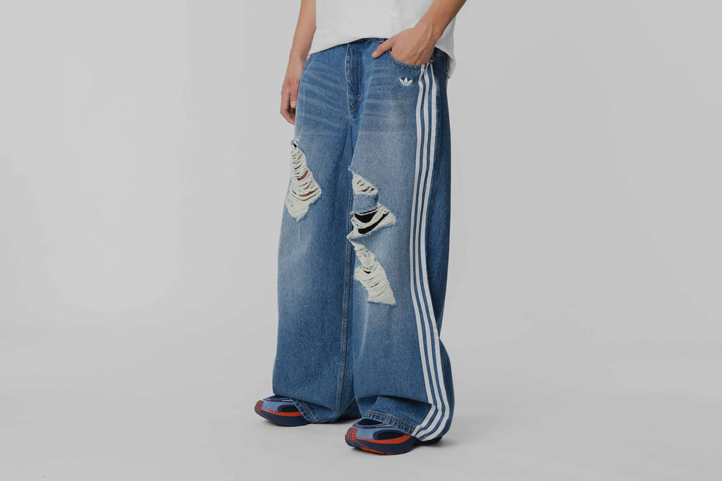 Women's adidas Originals Loose Denim Distressed Pants - KE3300