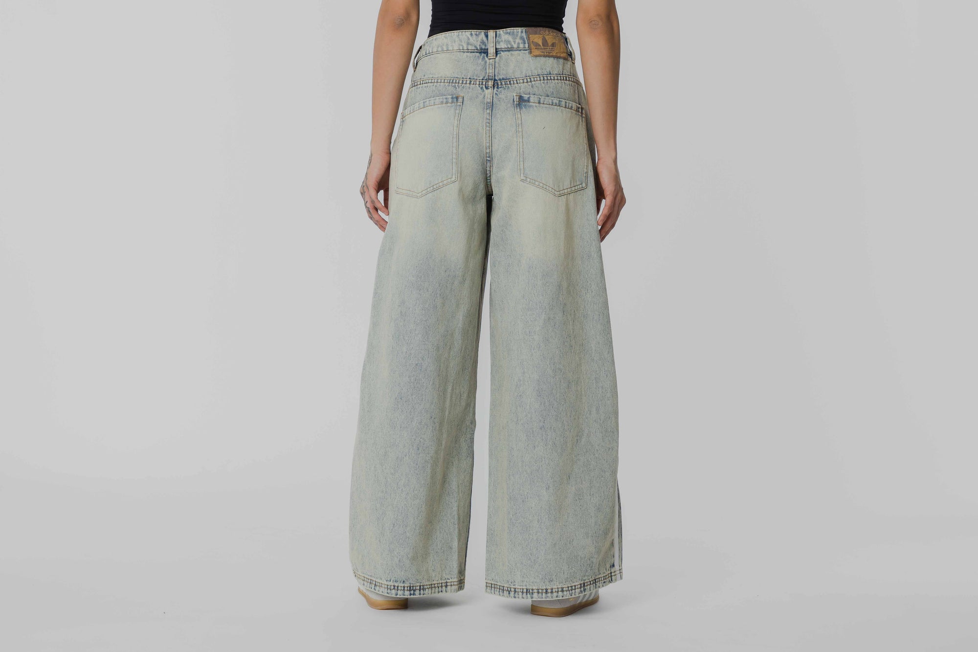 Women's adidas Originals Loose Denim Distressed Pants- KE3301