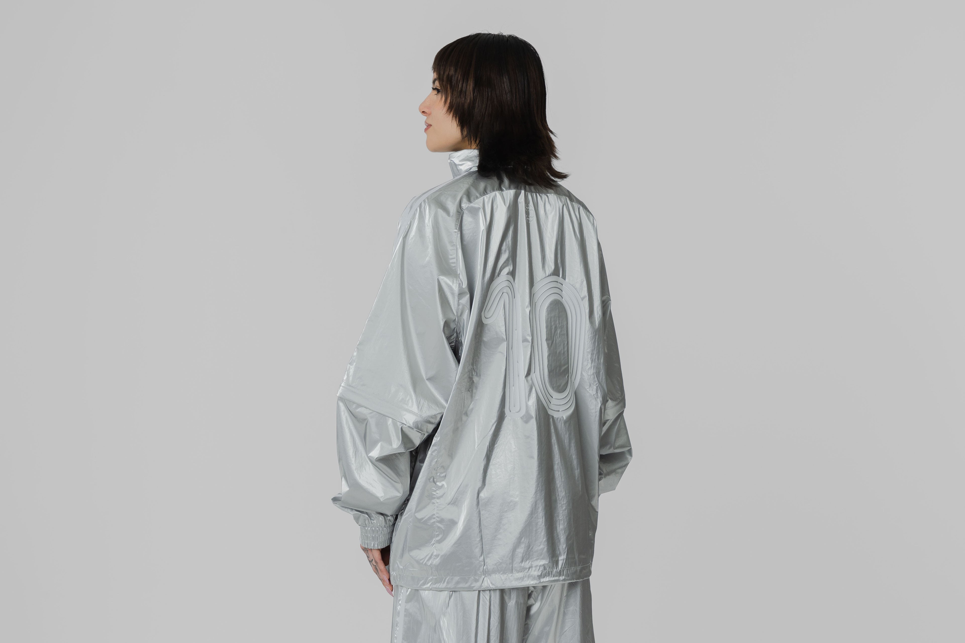 adidas Adilenium Season 4 Teamgeist Oversized Silver Track Top - KE9784 APP - TOP - UNISEX - ADULT - INLINE - FA - 25 en Lust México