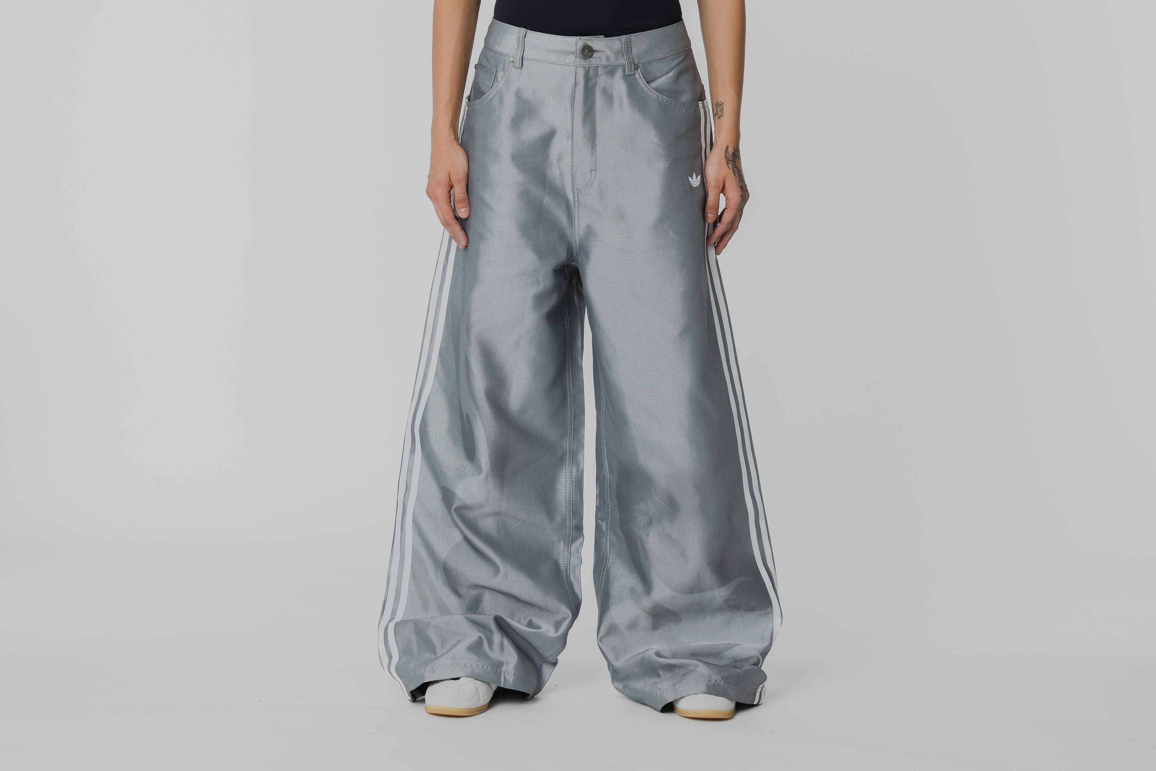 Women's adidas Adilenium Season 4 Teamgeist Baggy Shine Denim Pants - KE9800 APP - BOTTOM - UNISEX - ADULT - INLINE - FA - 25 en Lust México