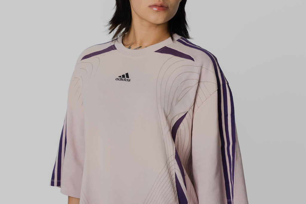 Women's adidas Adilenium Season 4 Teamgeist Oversized Washed Tee - KE9808 APP - TOP - UNISEX - ADULT - INLINE - FA - 25 en Lust México