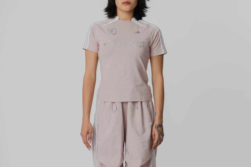 Women's adidas Adilenium Season 4 Teamgeist Slim Tee - KE9811 APP - TOP - UNISEX - ADULT - INLINE - FA - 25 en Lust México