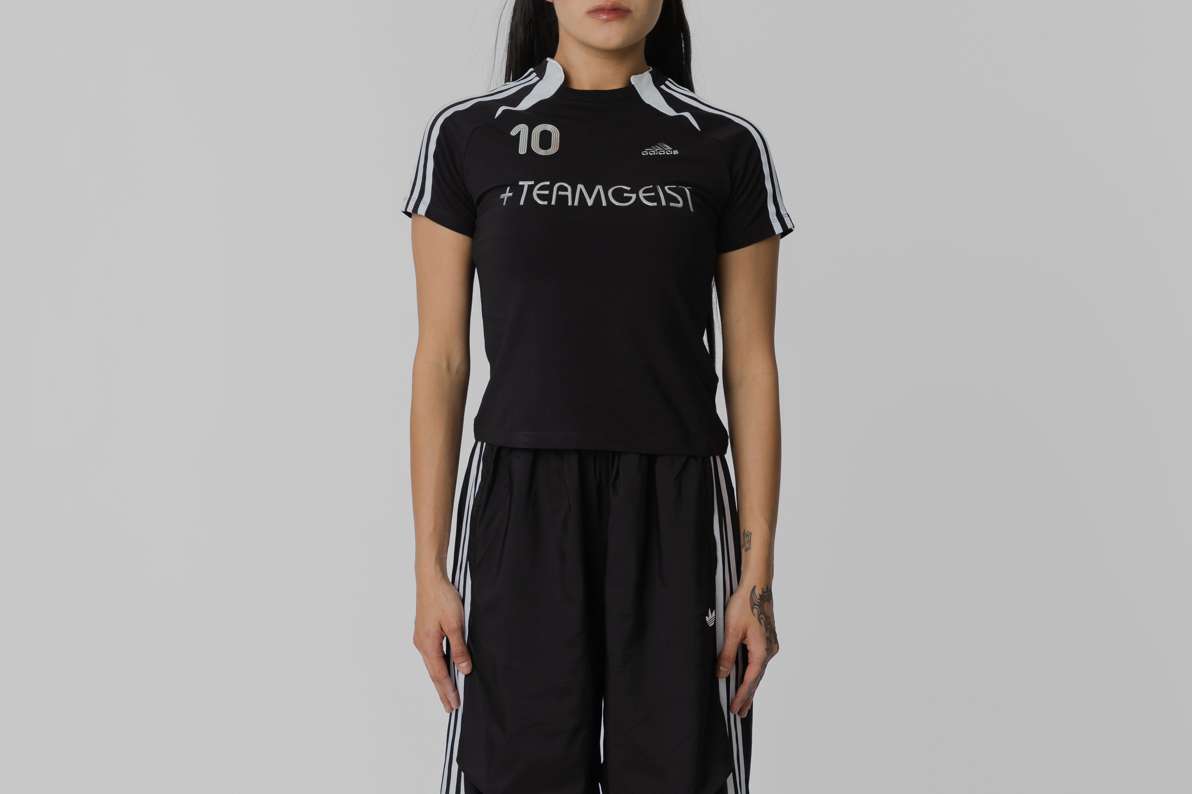Women's adidas Adilenium Season 4 Teamgeist Slim Tee - KE9812 APP - TOP - UNISEX - ADULT - INLINE - FA - 25 en Lust México