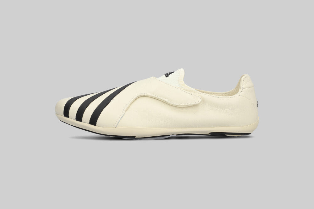 adidas x Pharrell Williams Vario Flat Earther 'White' - KI7668 - Lust México