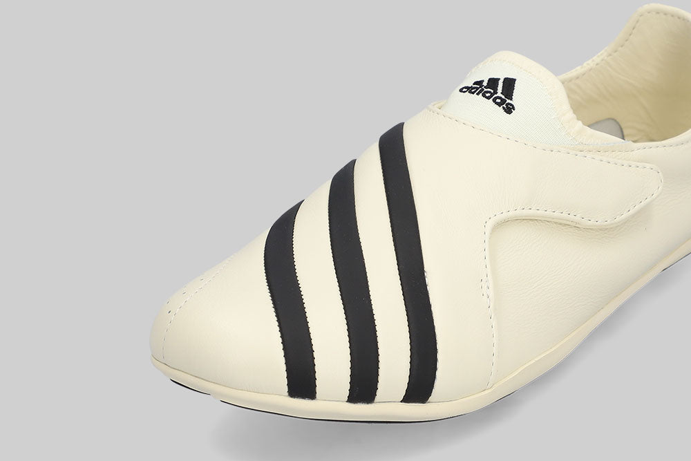 adidas x Pharrell Williams Vario Flat Earther 'White' - KI7668 - Lust México