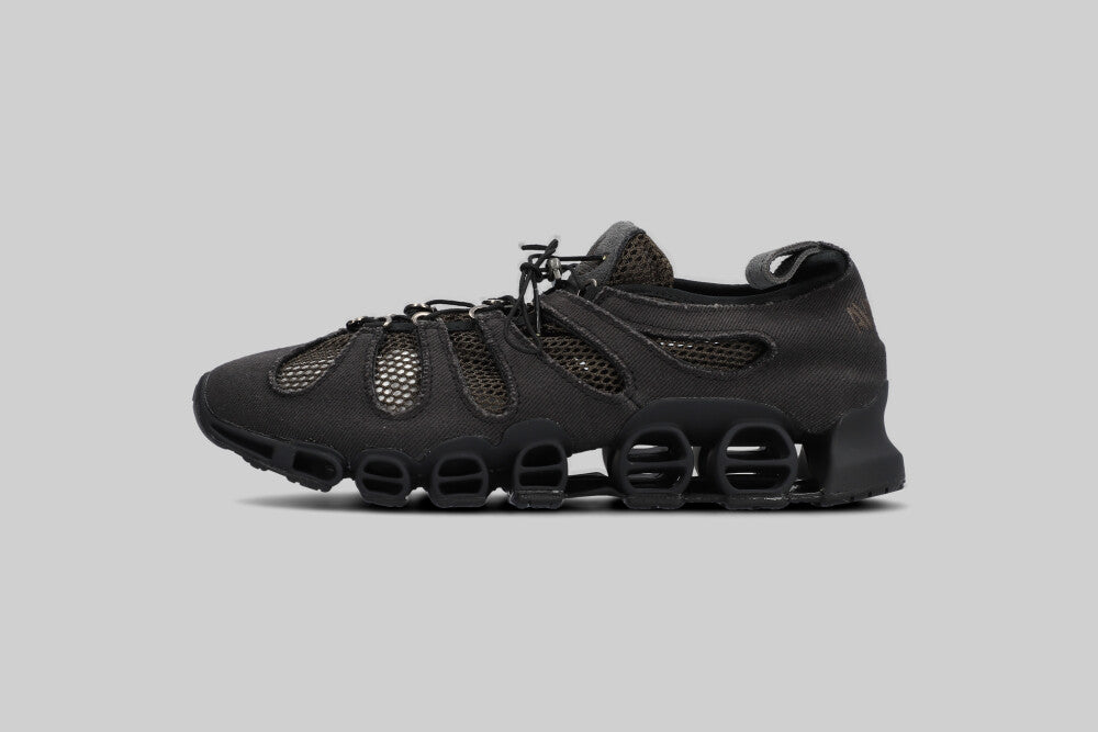 AV Megaride Cutout  CBLACK/SHAOLI/UTIBLK - Lust México