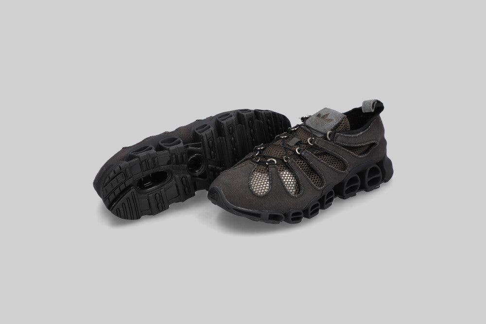 AV Megaride Cutout  CBLACK/SHAOLI/UTIBLK - Lust México