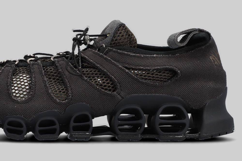 AV Megaride Cutout  CBLACK/SHAOLI/UTIBLK - Lust México
