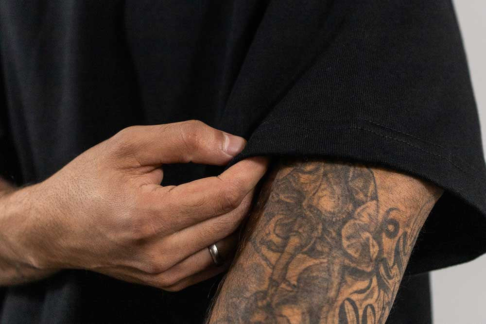 Lust Daily Essentials Minilogo Back Tee 'Black' - [sku] - Lust México