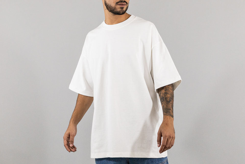 Lust Daily Essentials Minilogo Bacl Tee 'PFD White' - [sku] - Lust México