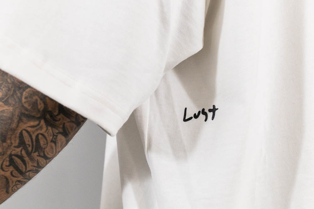 Lust Daily Essentials Minilogo Bacl Tee 'PFD White' - [sku] - Lust México