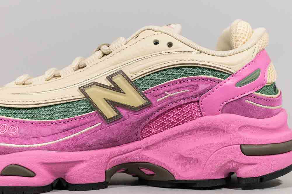 New Balance 1000 &