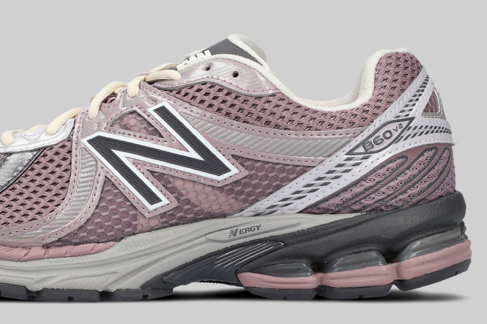 New Balance 860 'Ice Wine'