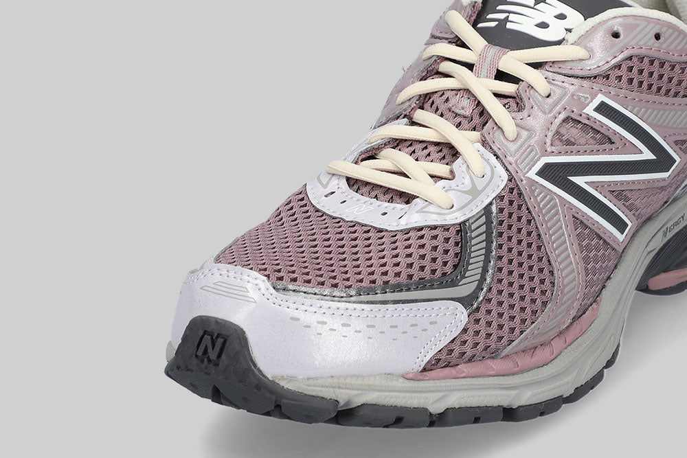 New Balance 860 'Ice Wine'