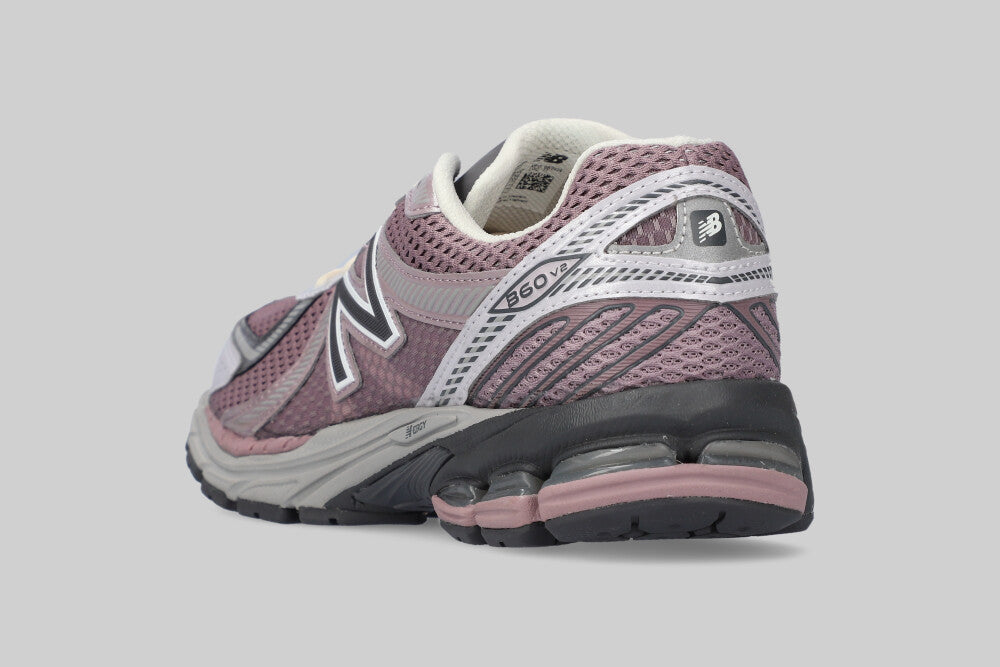 New Balance 860 'Ice Wine'