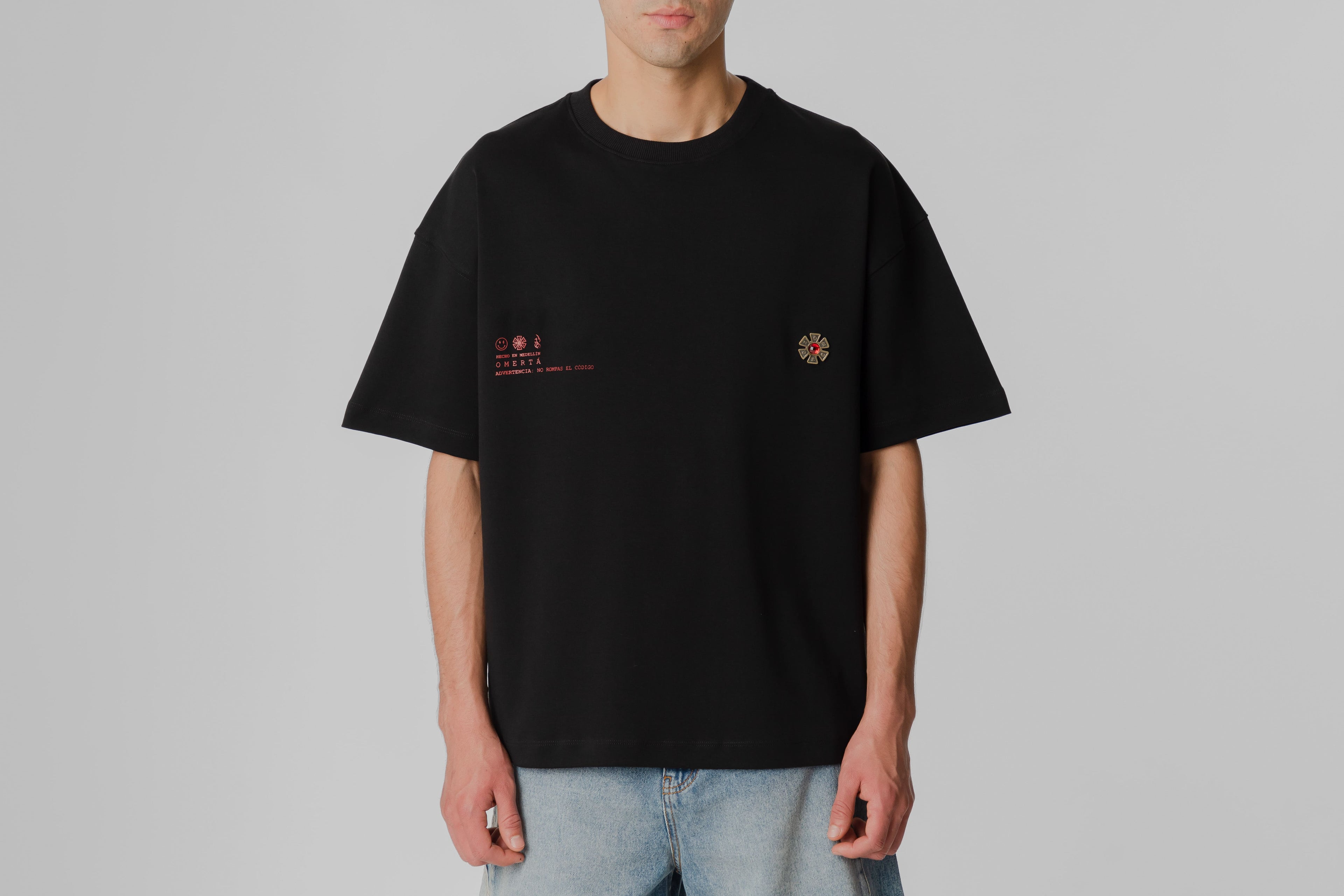 J Balvin Omerta Pin T-Shirt - OMT01-BLK - Lust México