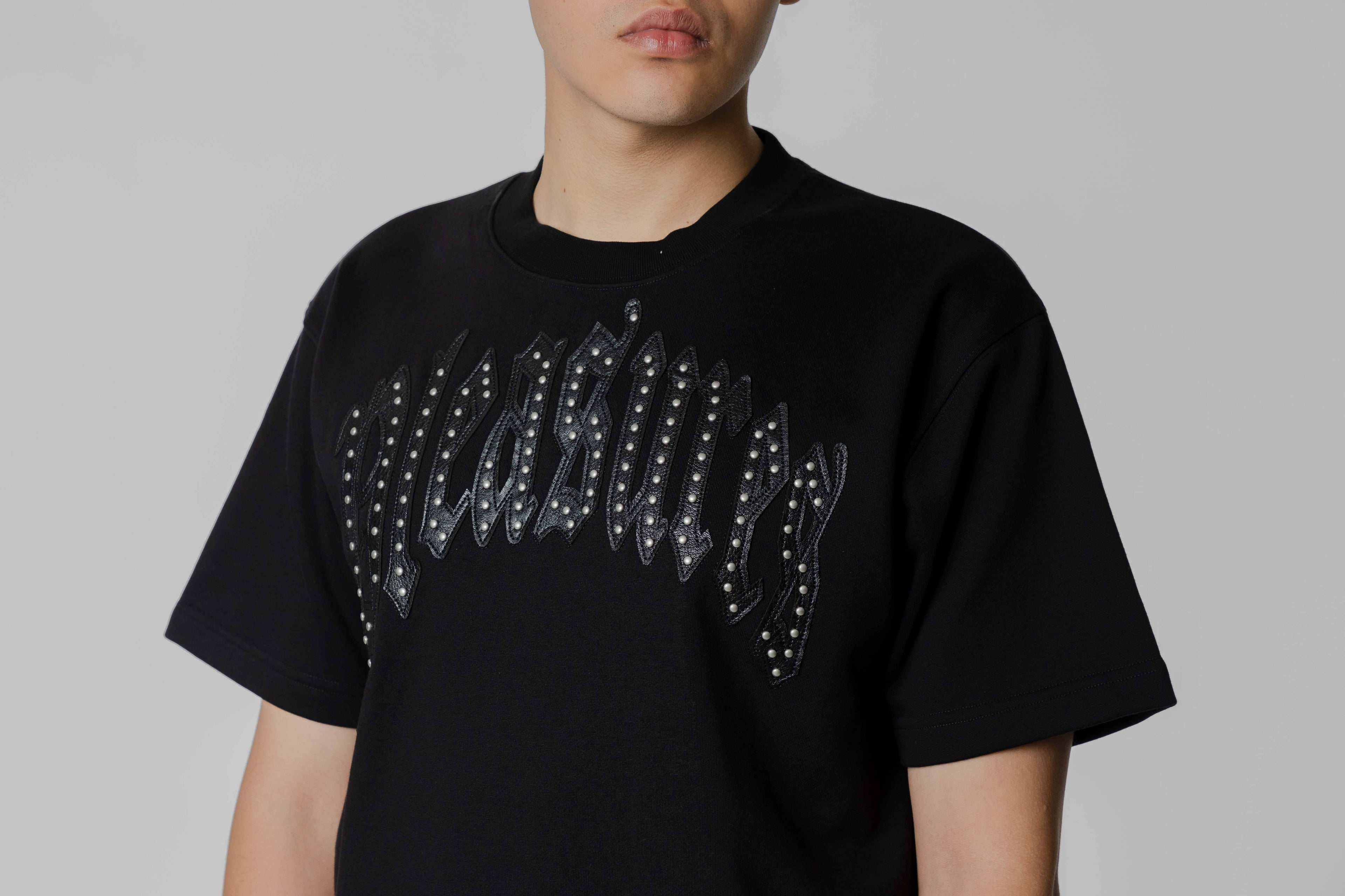 Pleasures Twitch Studded Crewneck - P26SP009-BLACK - Lust México