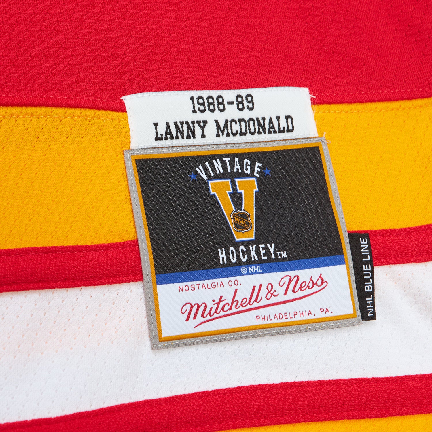 Mitchell &amp; Ness NHL Dark Jersey Flames 1988 Lanny McDonald Red