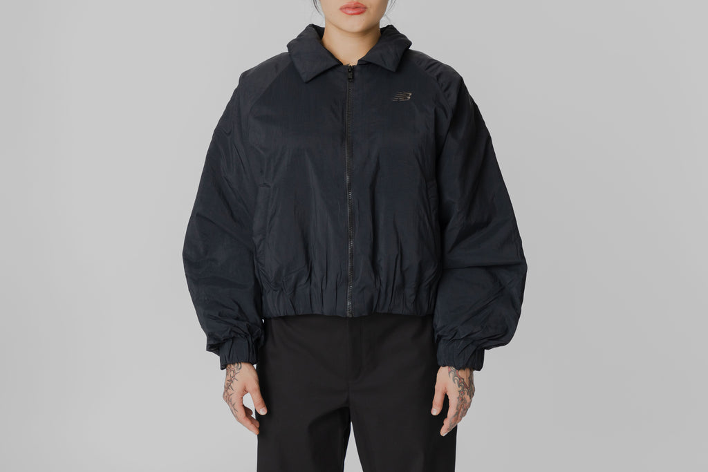 Women's New Balance Casaca Woven Bomber - WJ61D8YX_BK - Lust México