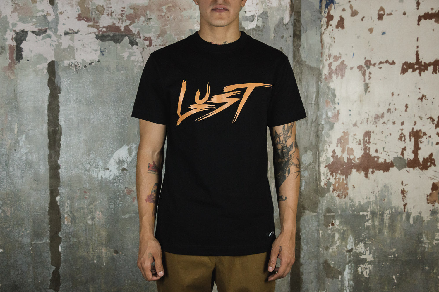 LUST BRAND CLASSIC LOGO TEE BLACK / PEACH (6764380651586)