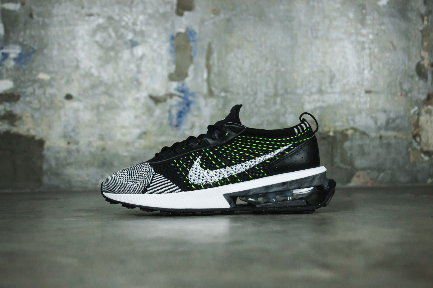 W AIR MAX FLYKNIT RACER BLACK/WHITE (6874332004418)