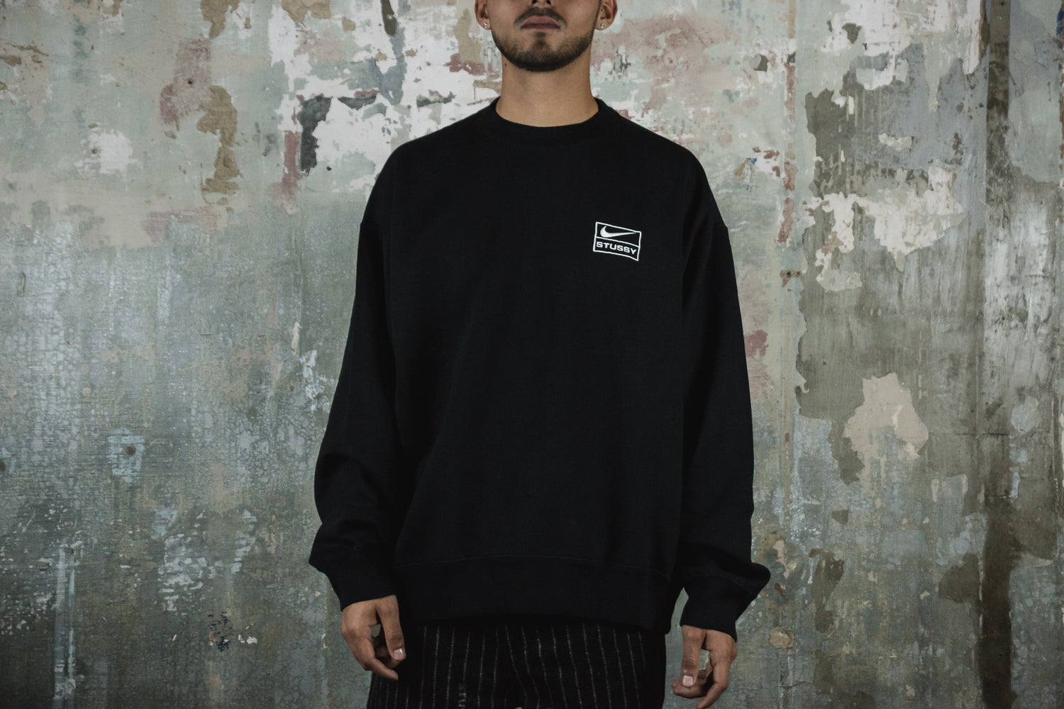 U NRG STUSSY WSHD FLC CREW BLACK/SAIL (6888580776002)