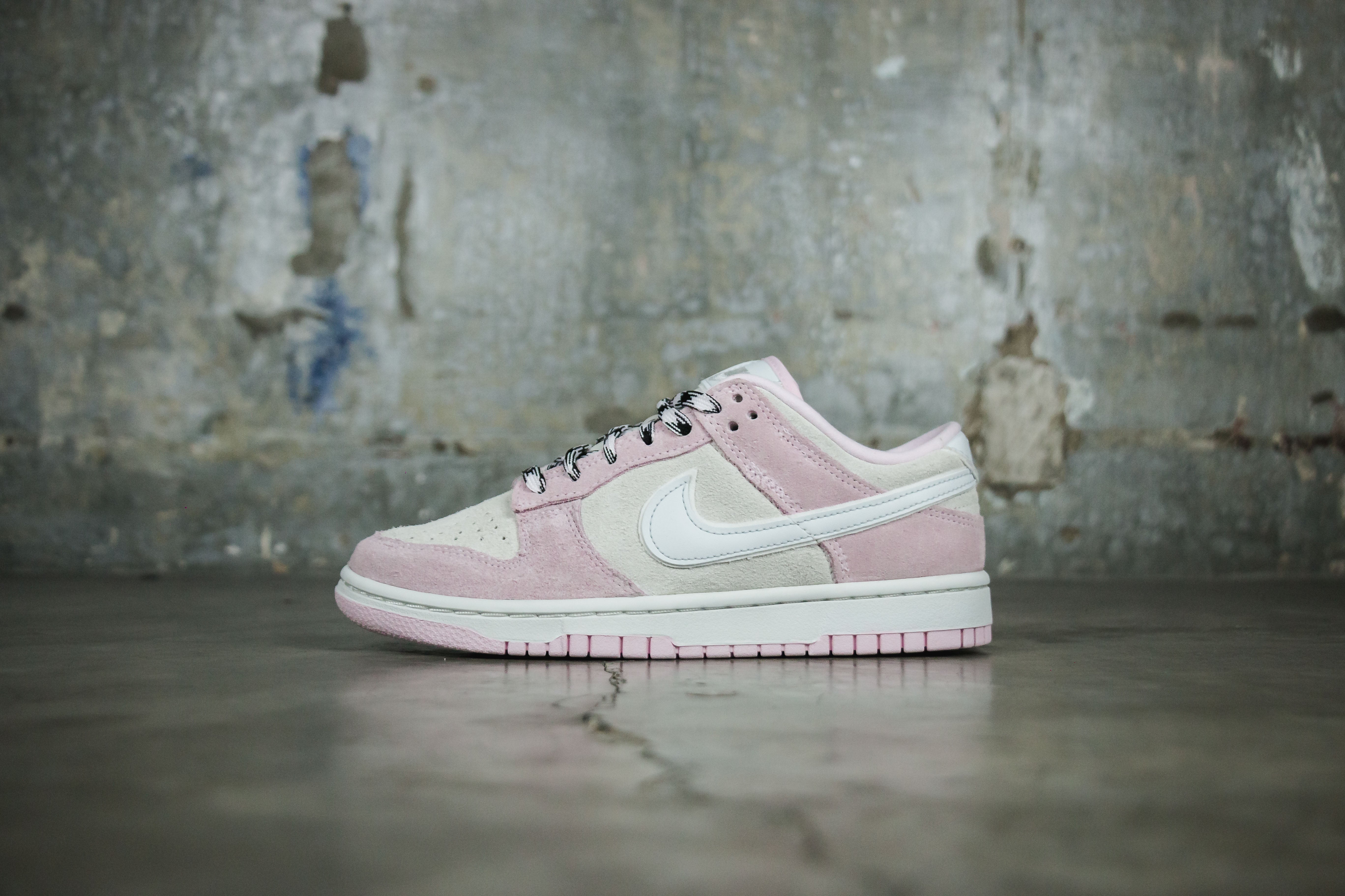 Women's Nike Dunk Low 'LX Pink Foam'