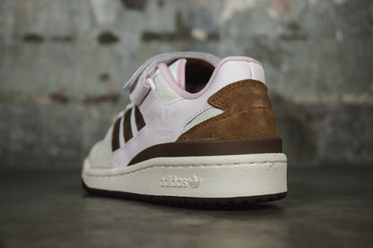 FORUM LOW W         FTWWHT/PANTON/CWHITE (6813788930114)