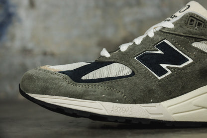 NEW BALANCE 990 GREY (6815803834434)